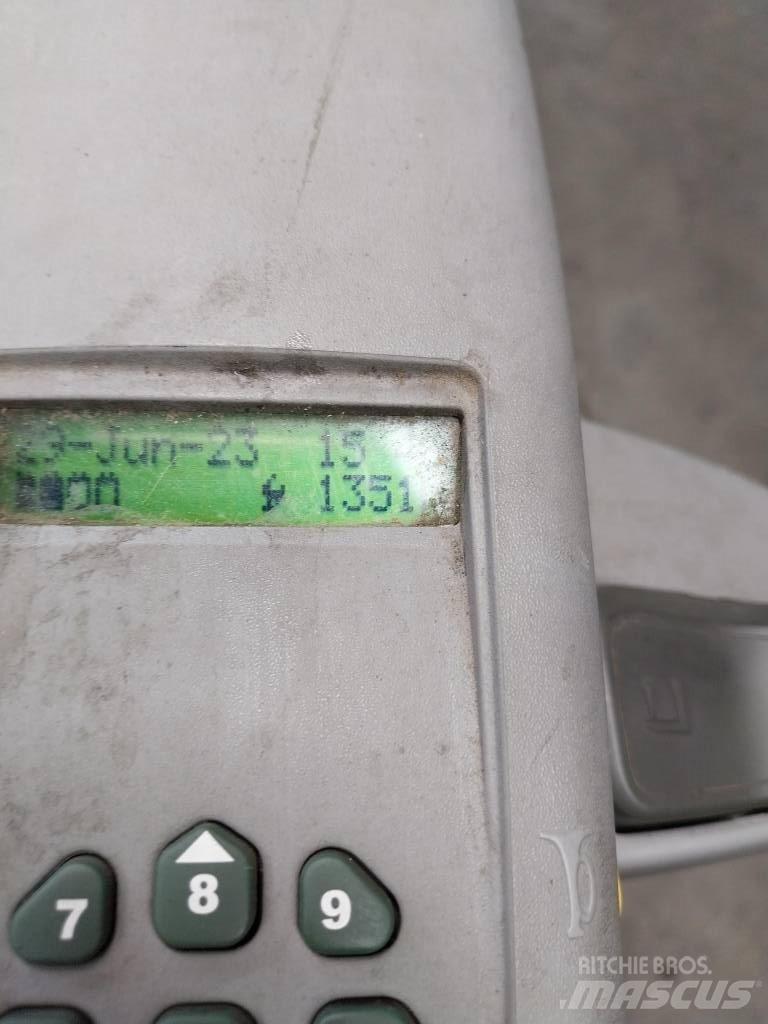 UniCarriers PLL 200 Штабелери