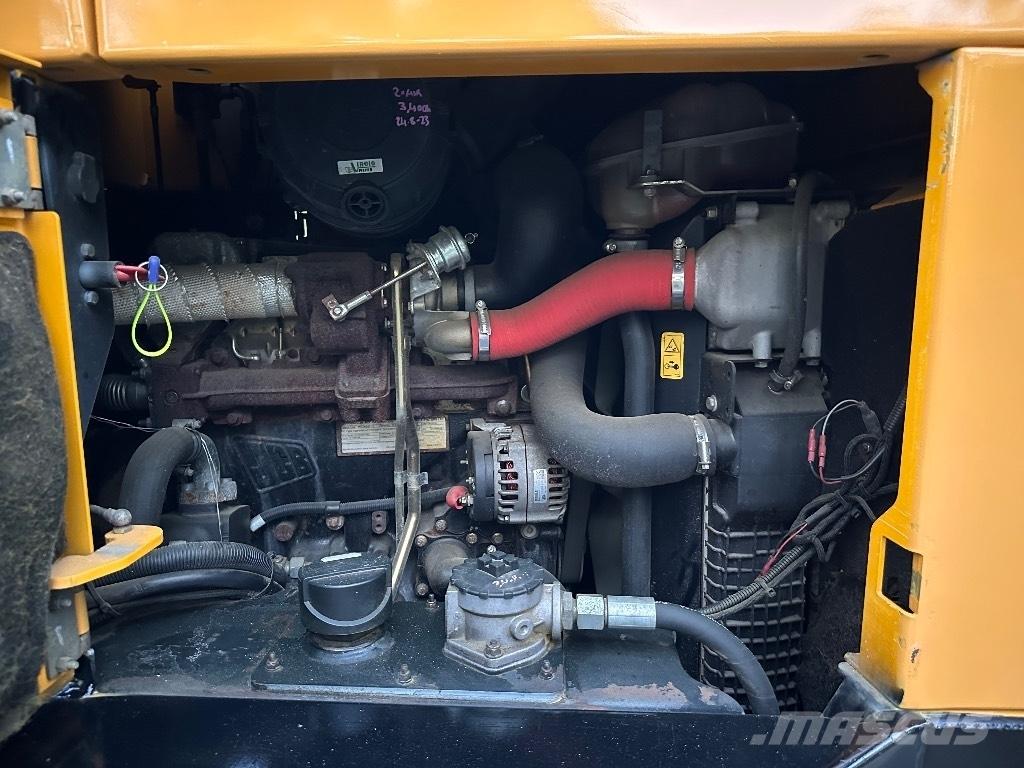 JCB 9TFT Міні самоскиди