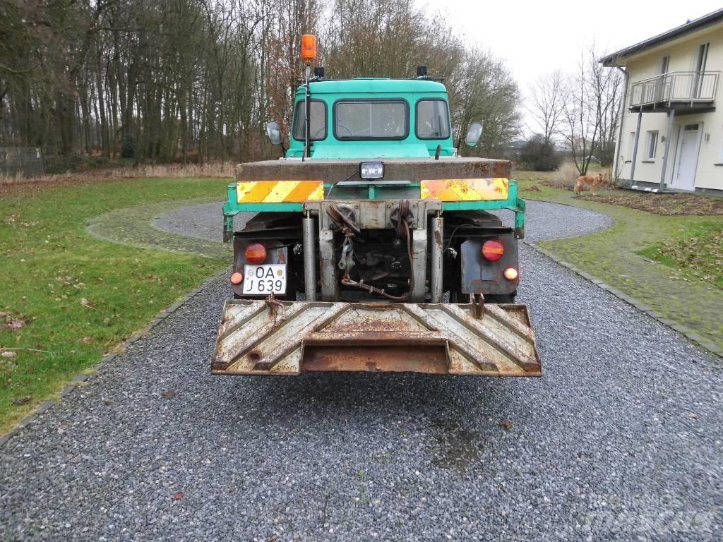 Unimog 406 Трактори