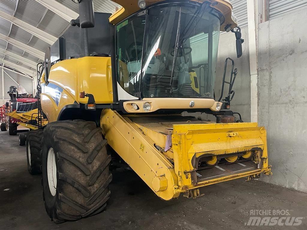 New Holland CX 820 Зернозбиральні комбайни