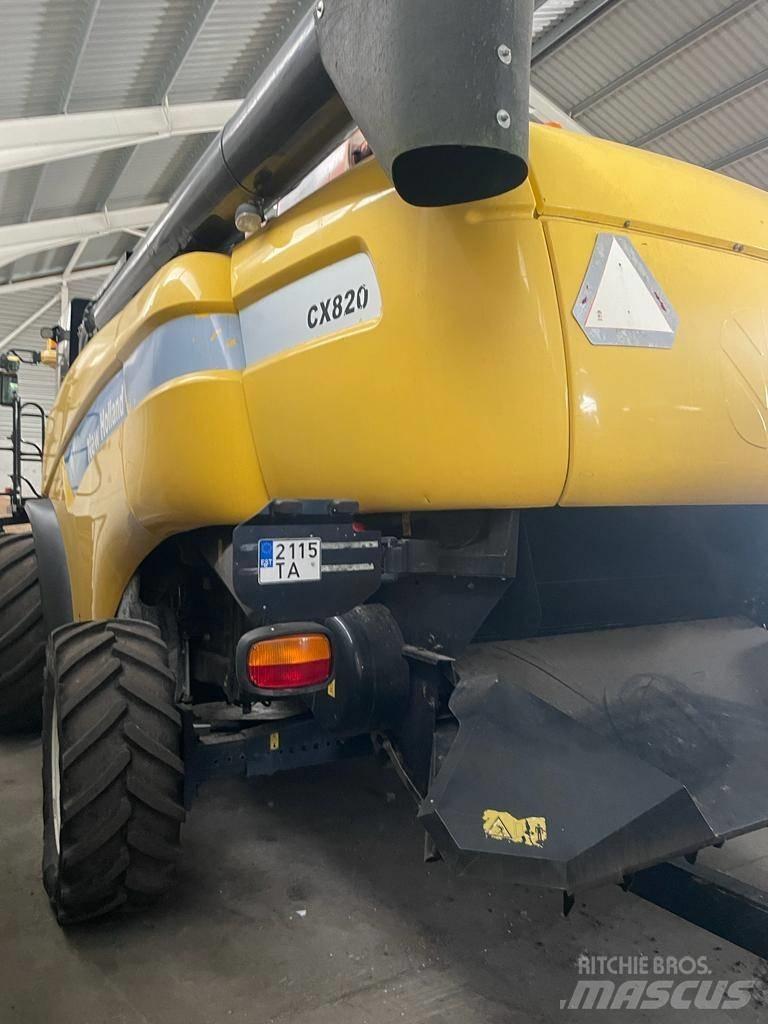 New Holland CX 820 Зернозбиральні комбайни