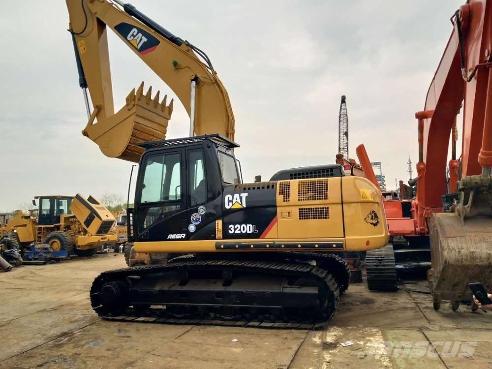 CAT 320D Гусеничні екскаватори