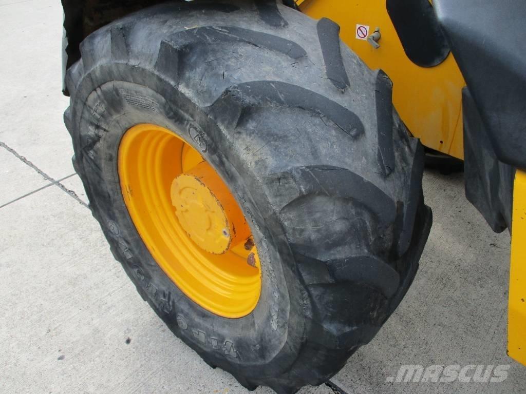 JCB 526 S (628) Телескопічні навантажувачі