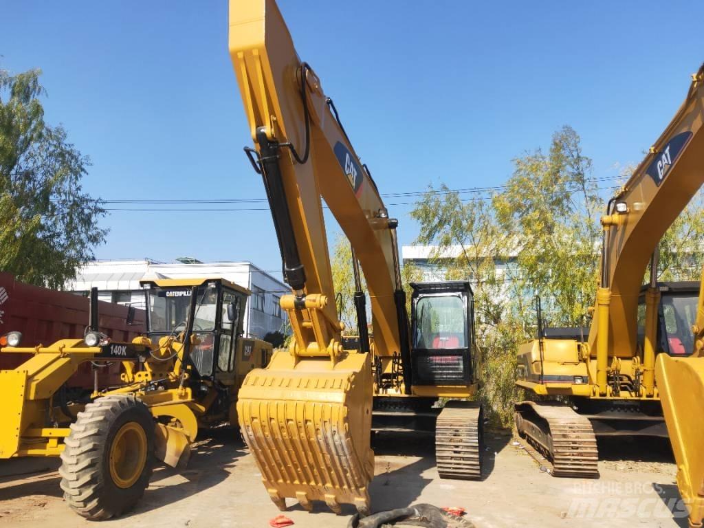 CAT 330 D Гусеничні екскаватори