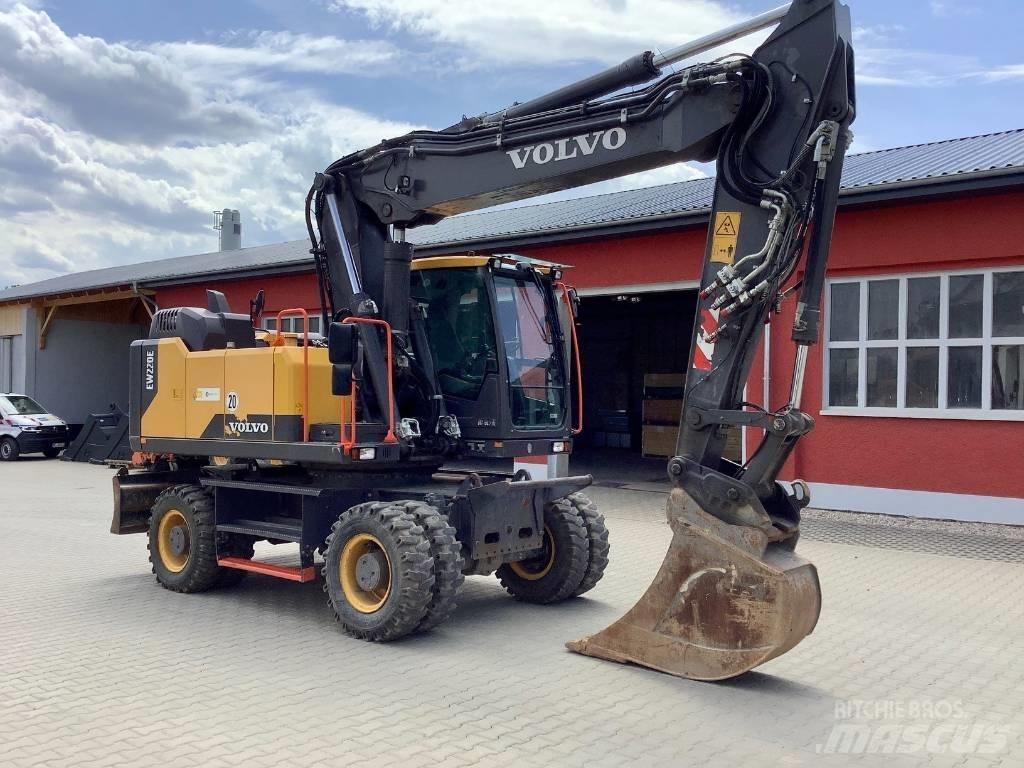Volvo EW 220 E Колісні екскаватори