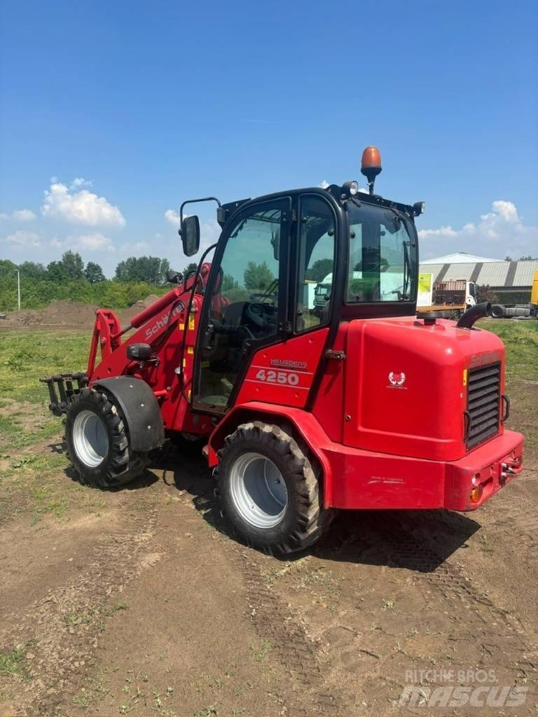 Schäffer 4250 Малі навантажувачі