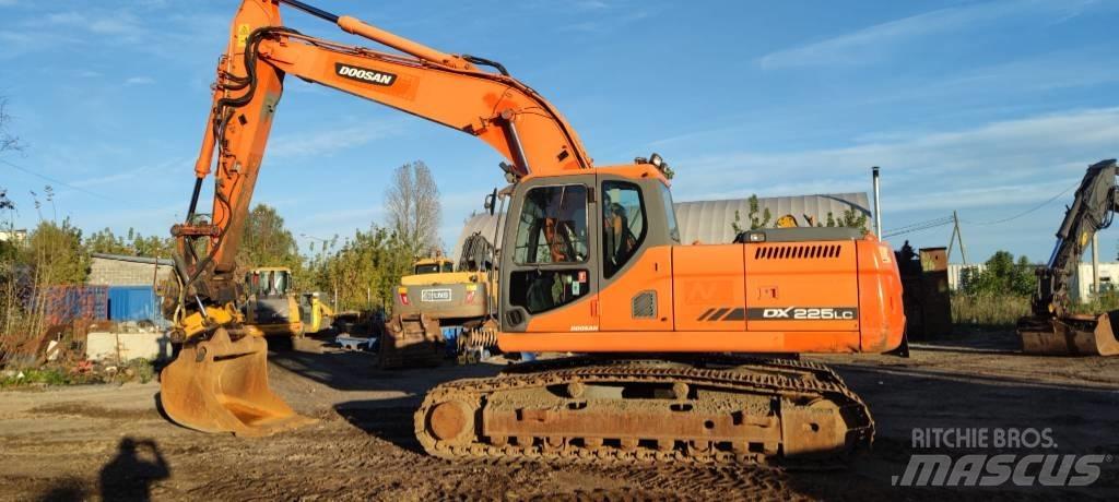 Doosan 225 LC Гусеничні екскаватори