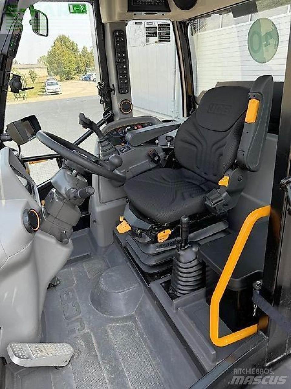 JCB tm 320 agri Фронтальні навантажувачі
