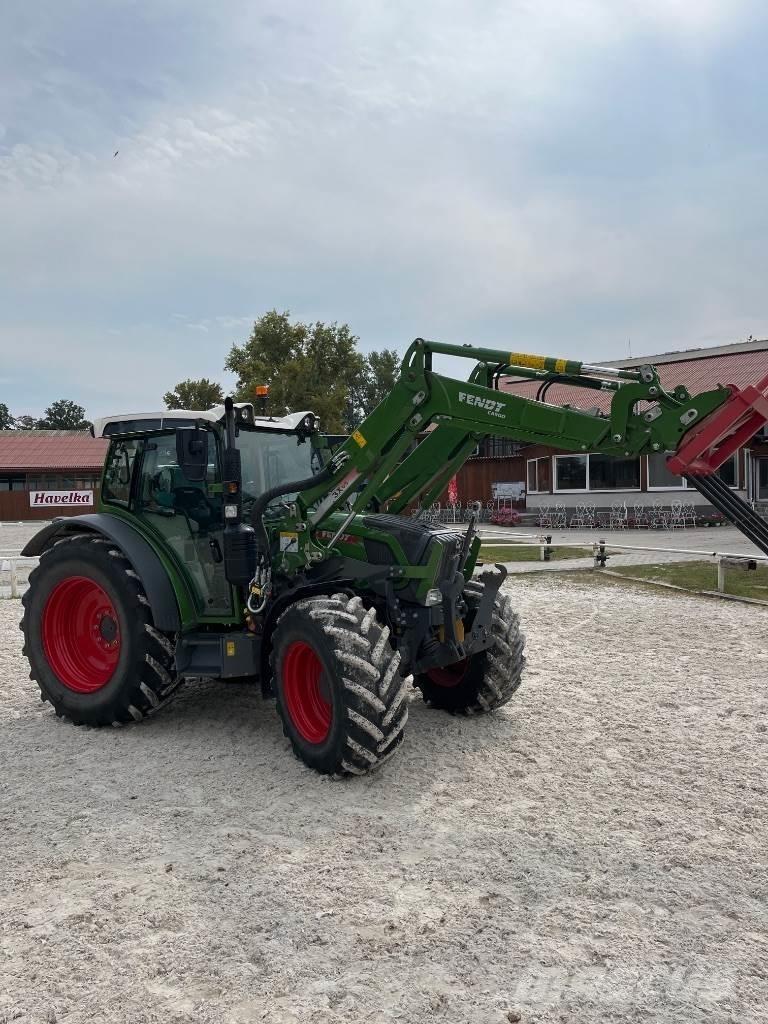 Fendt 211 Vario Трактори