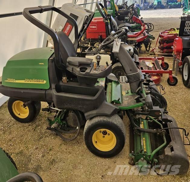 John Deere 2500 A Газонокосарки