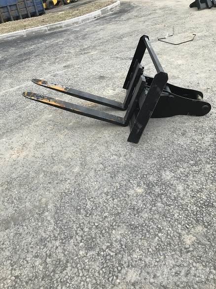  13T PALLET FORK Будтехніка - Інші