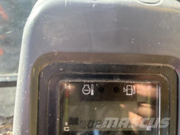 Komatsu PC130-7 Гусеничні екскаватори