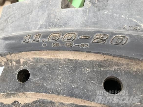  SOLID WHEELS Шини