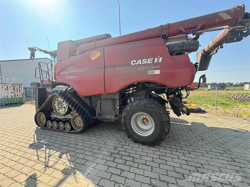 Case IH IH 8250 Зернозбиральні комбайни