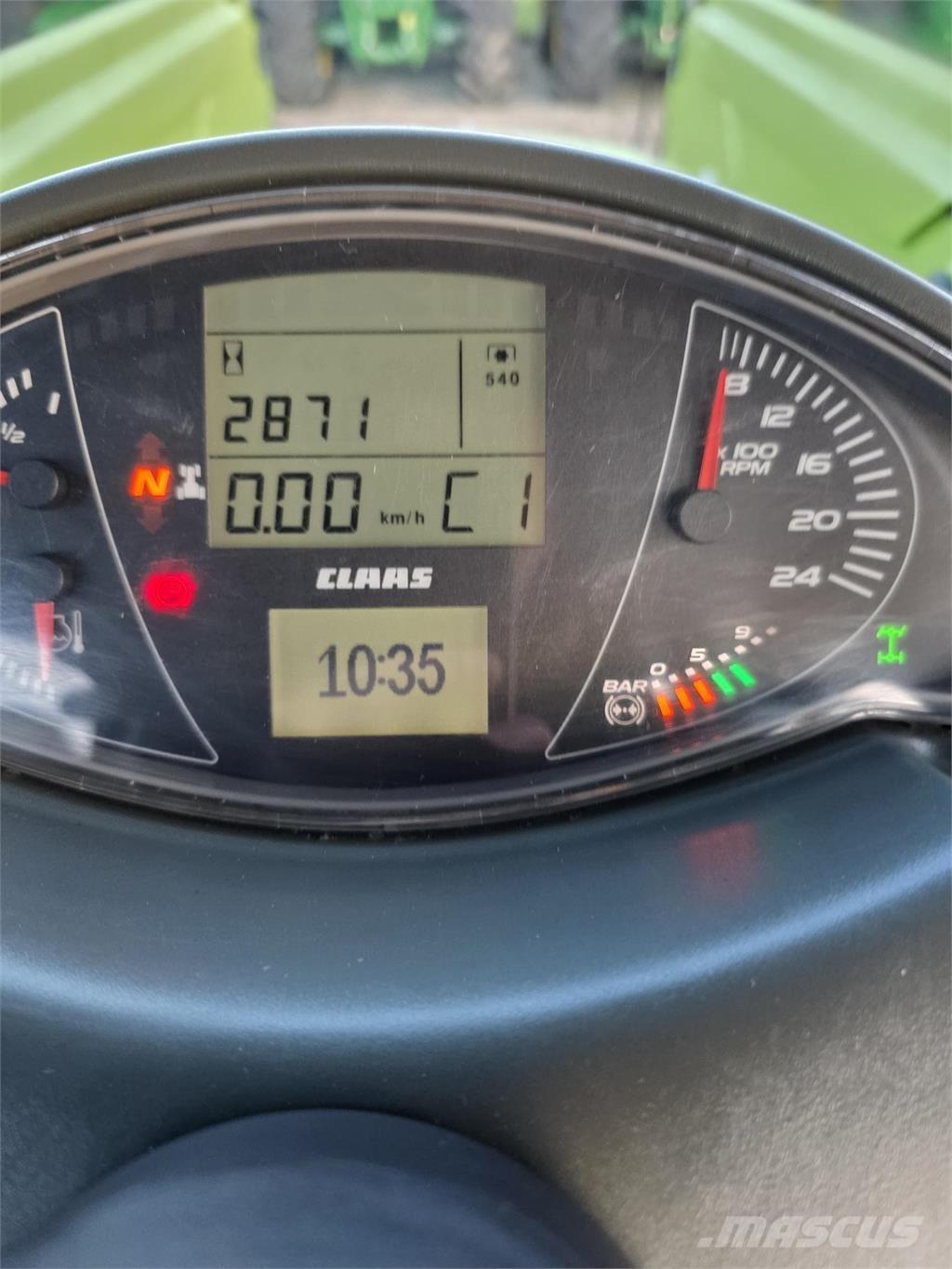 CLAAS Arion 440 Трактори