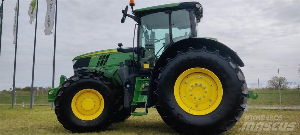 John Deere 6215R Трактори