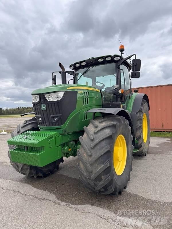 John Deere 6215R Трактори