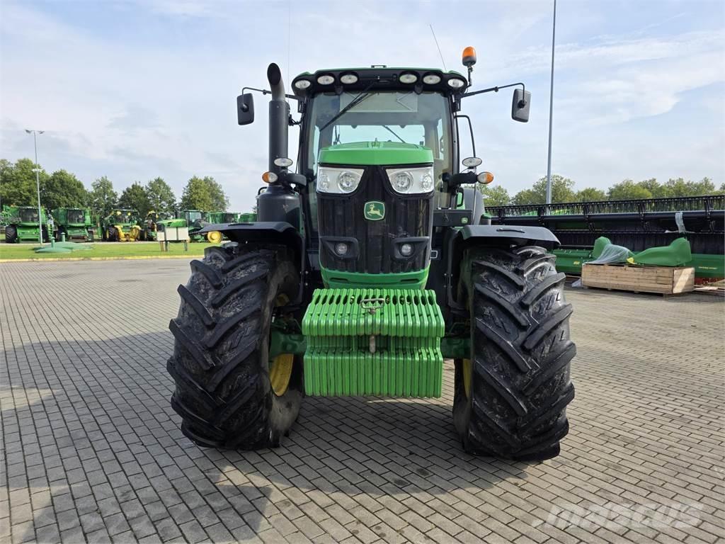 John Deere 6215R Трактори
