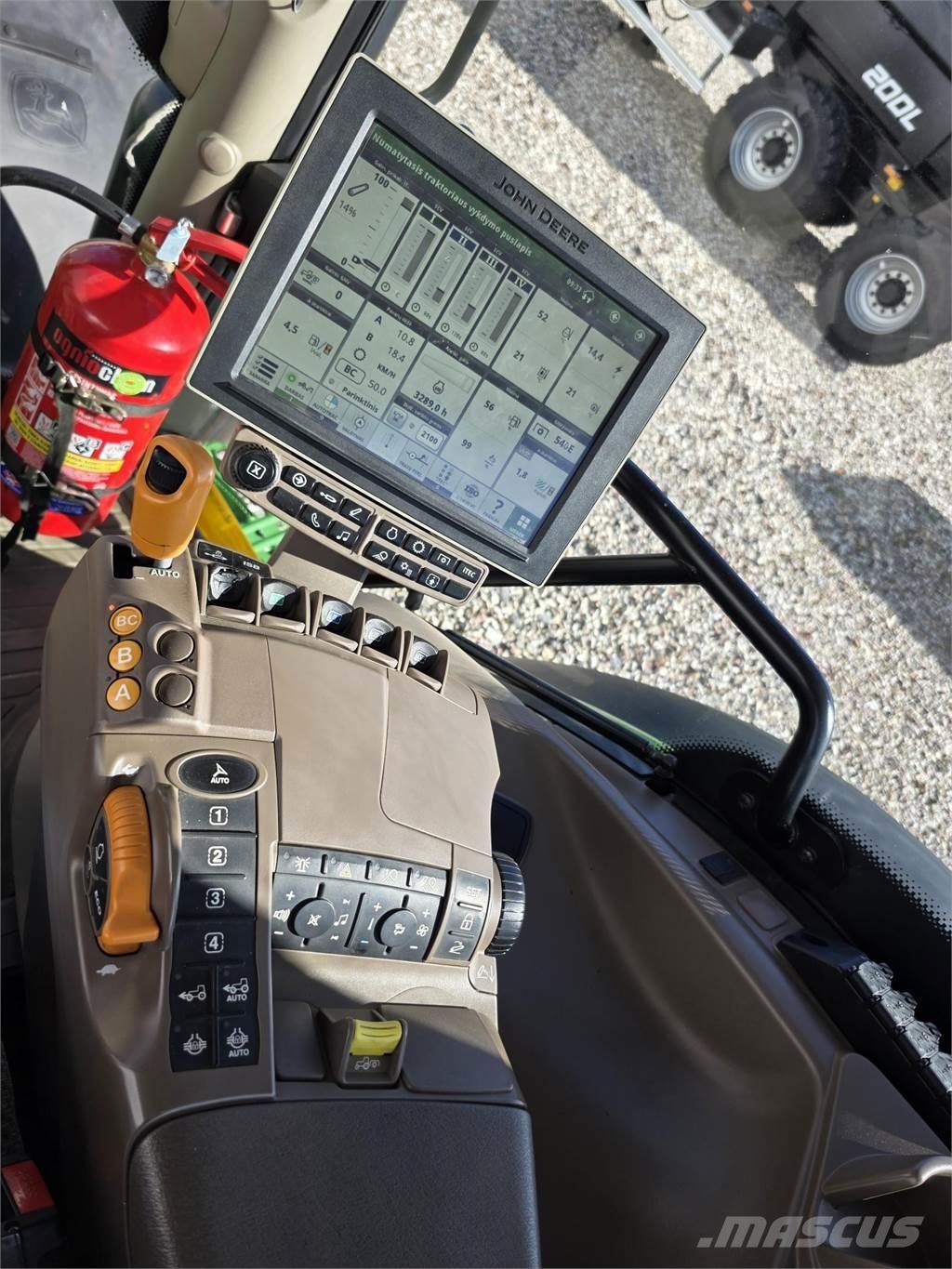 John Deere 6215R Трактори