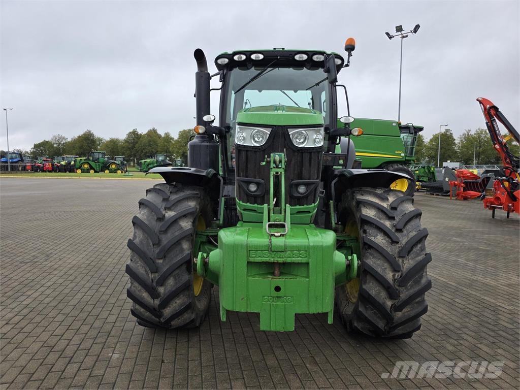 John Deere 6215R Трактори