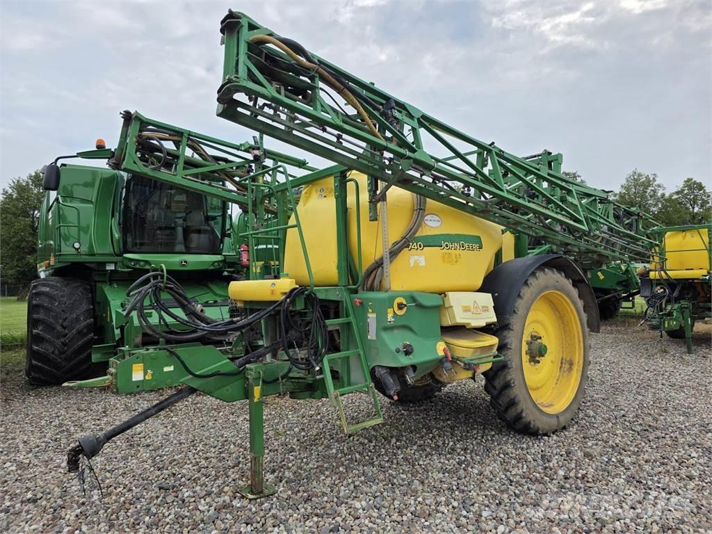 John Deere 740 Причіпні обприскувачі