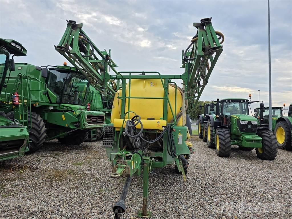 John Deere 740 Причіпні обприскувачі