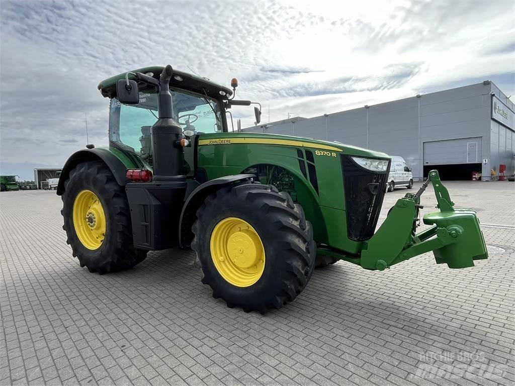 John Deere 8370R Трактори