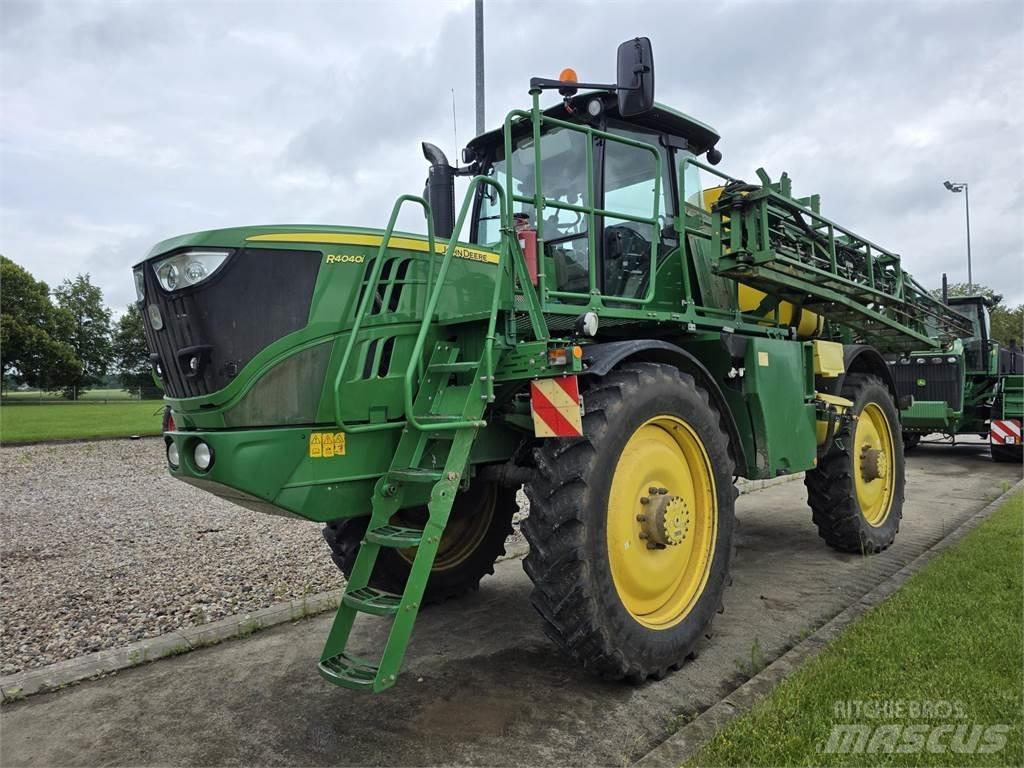 John Deere R4040i Причіпні обприскувачі