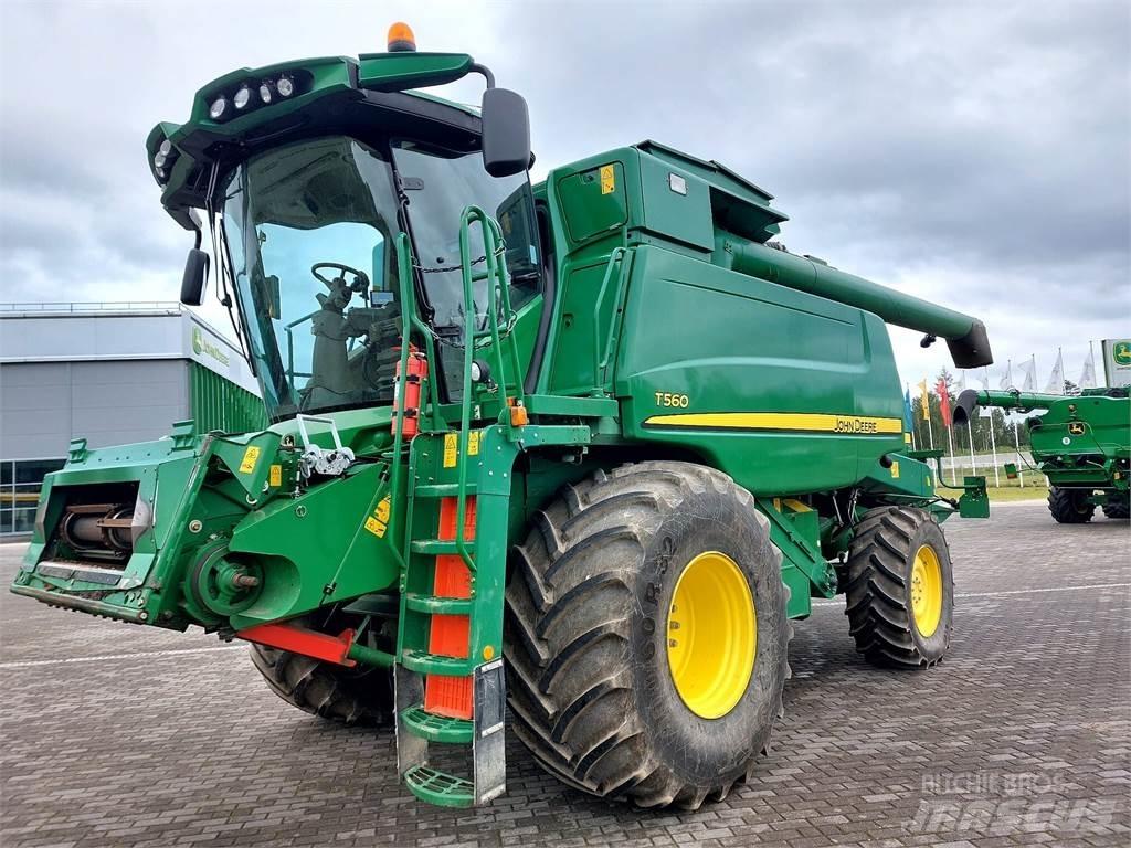 John Deere T560 Зернозбиральні комбайни