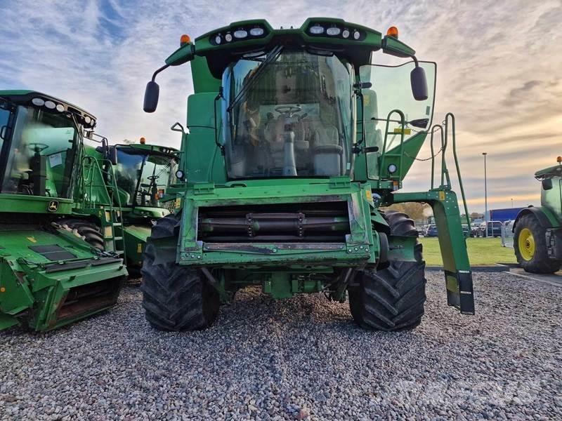 John Deere T660 Зернозбиральні комбайни