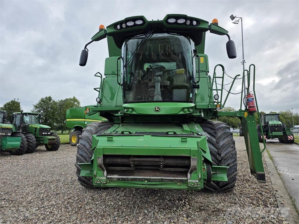 John Deere T660 Зернозбиральні комбайни