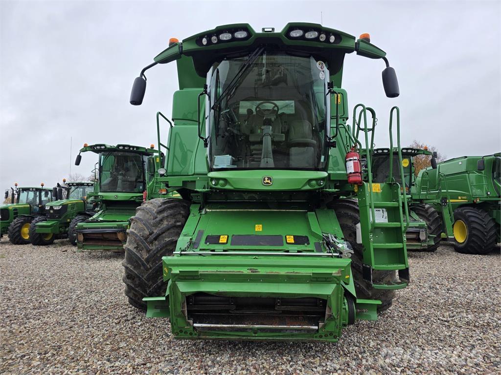 John Deere T660 Зернозбиральні комбайни