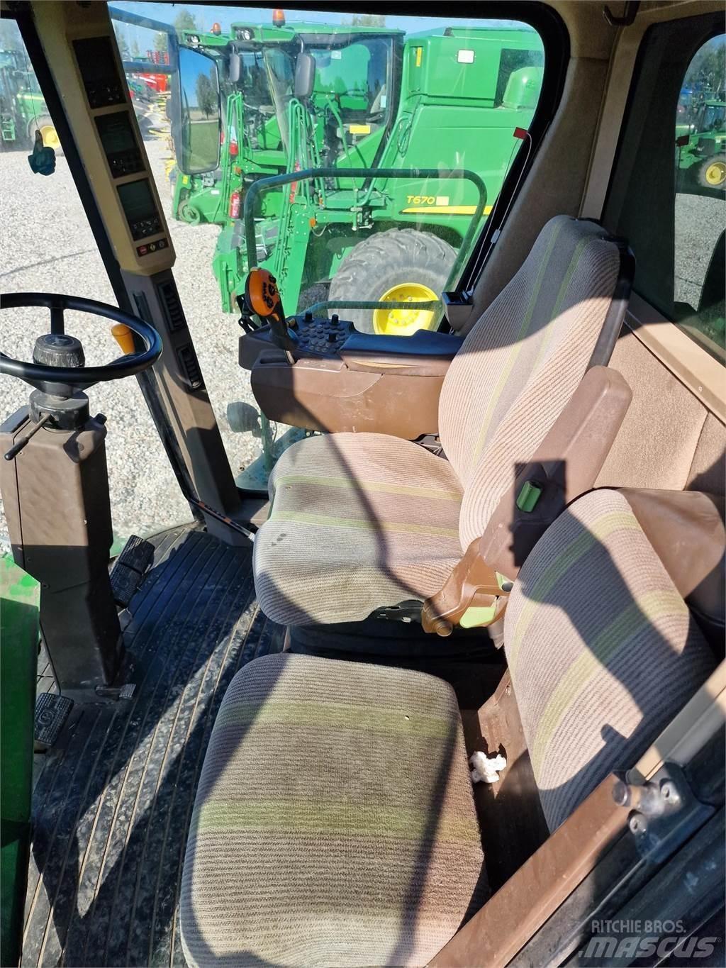 John Deere T670 Зернозбиральні комбайни
