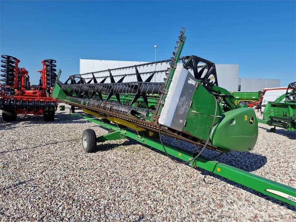 John Deere T670 Зернозбиральні комбайни