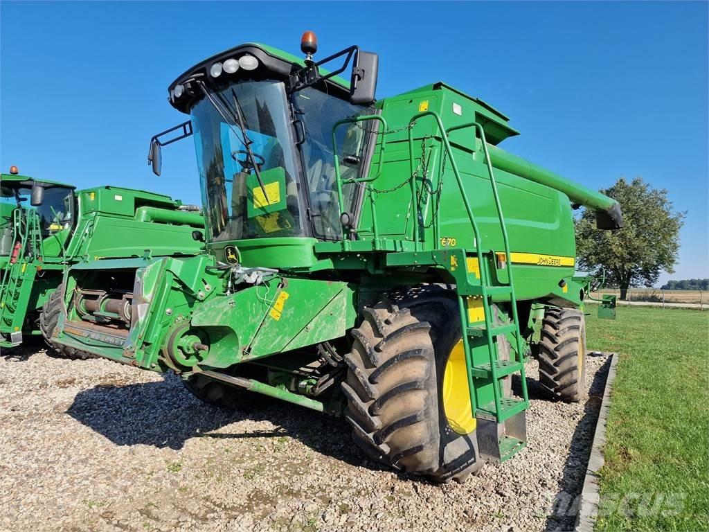 John Deere T670 Зернозбиральні комбайни