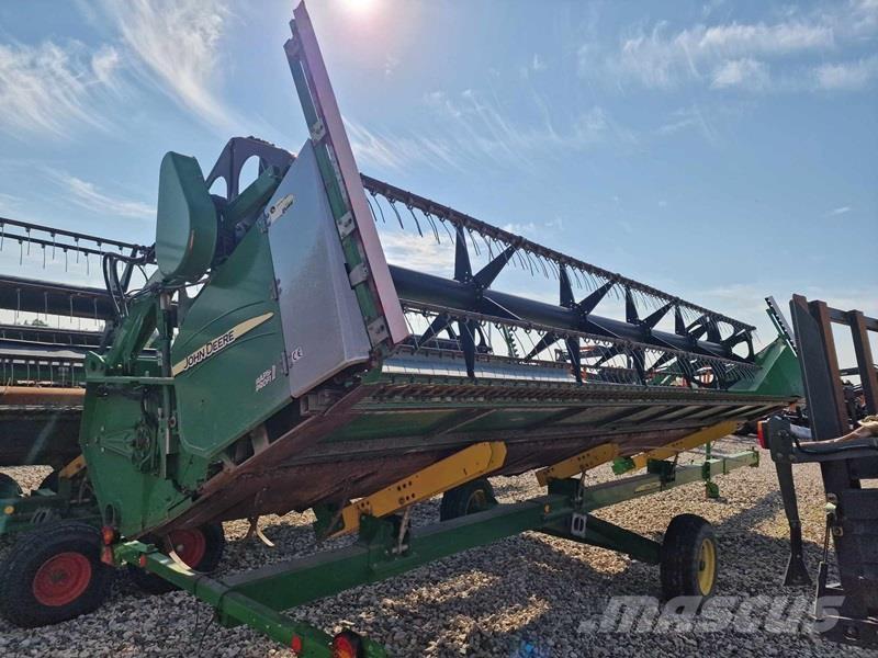 John Deere T670 Зернозбиральні комбайни