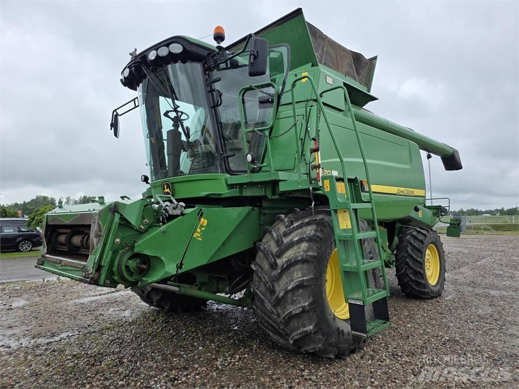 John Deere T670 Зернозбиральні комбайни
