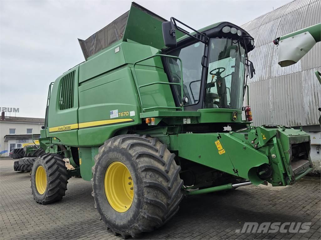 John Deere T670 Зернозбиральні комбайни