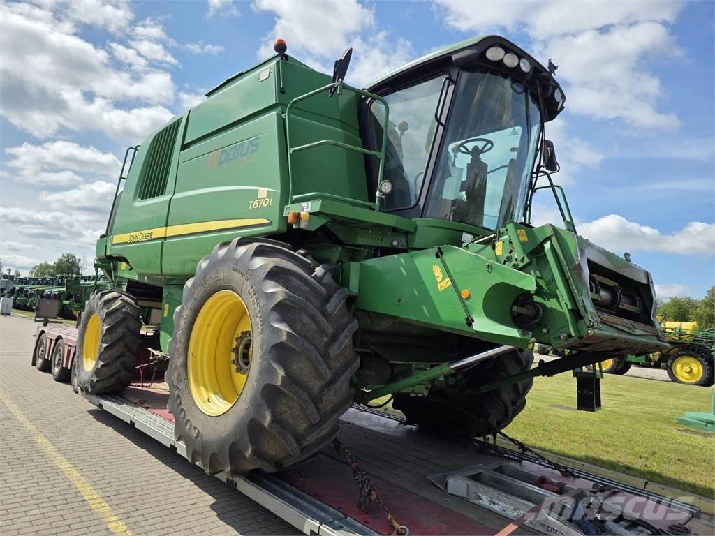 John Deere T670 Зернозбиральні комбайни
