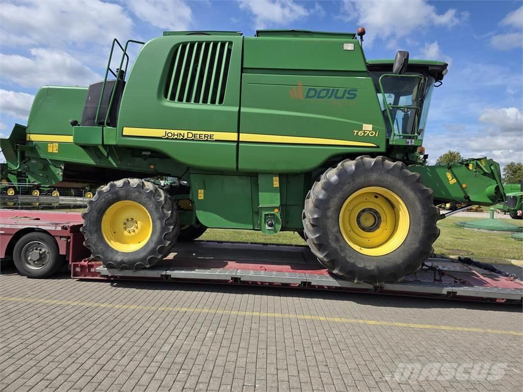 John Deere T670 Зернозбиральні комбайни
