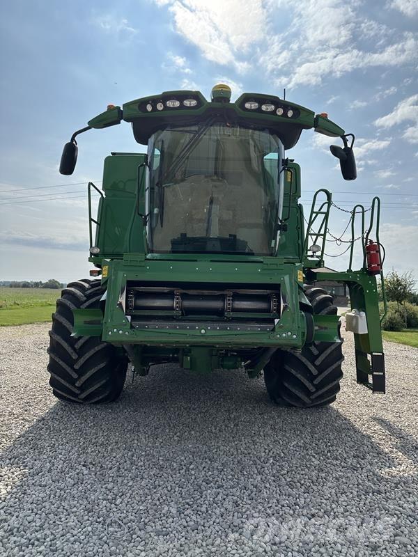 John Deere T670 Зернозбиральні комбайни