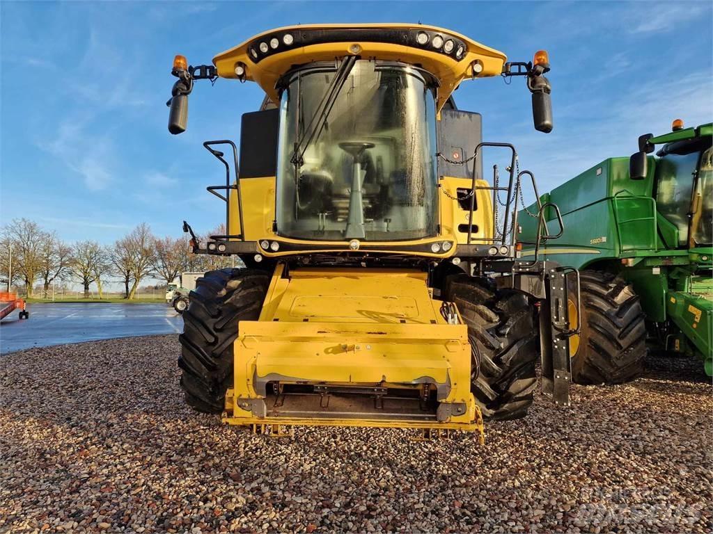 New Holland CX8.85 Зернозбиральні комбайни