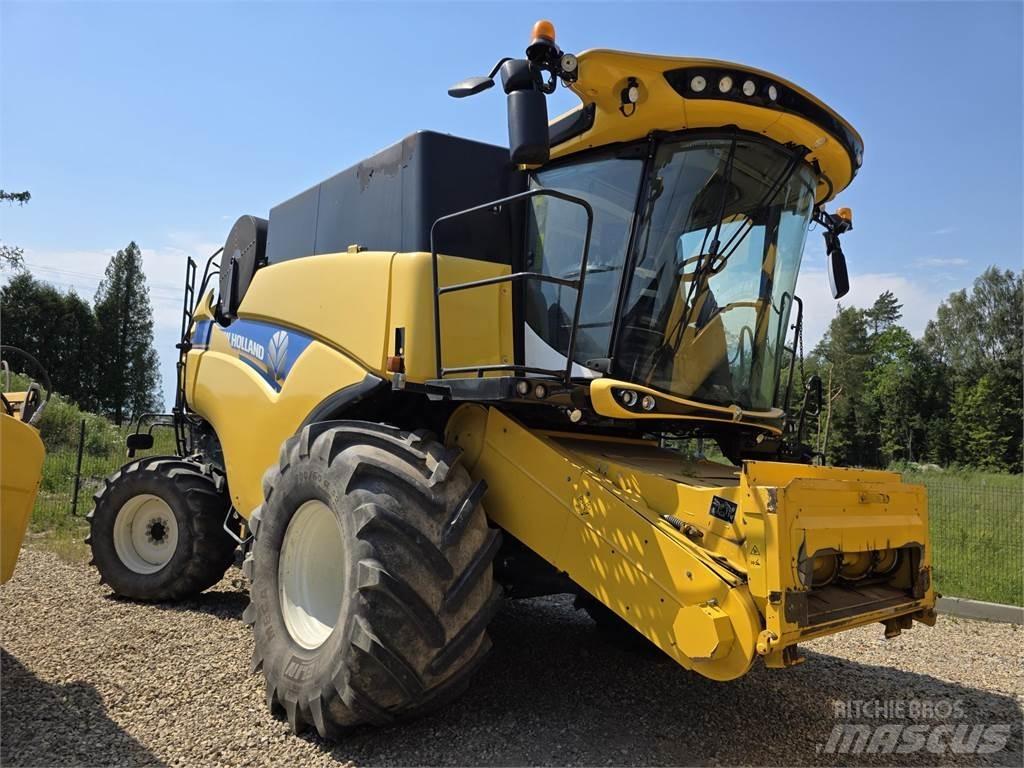 New Holland CX8.85 Зернозбиральні комбайни