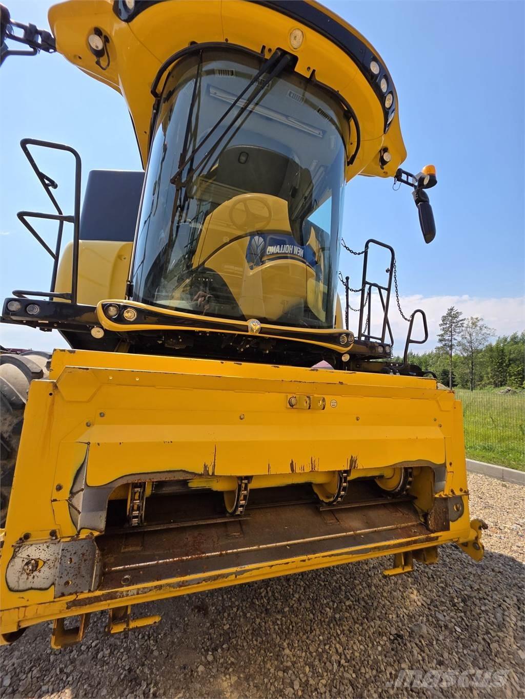 New Holland CX8.85 Зернозбиральні комбайни