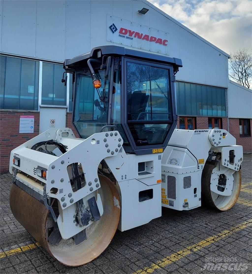 Dynapac CC2200 Котки тротуарні