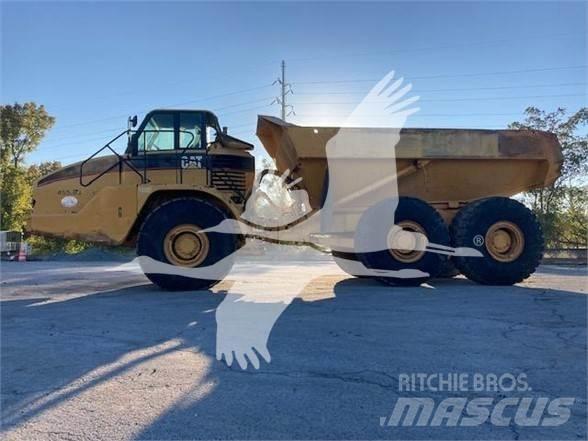CAT 740 Зчленовані самоскиди