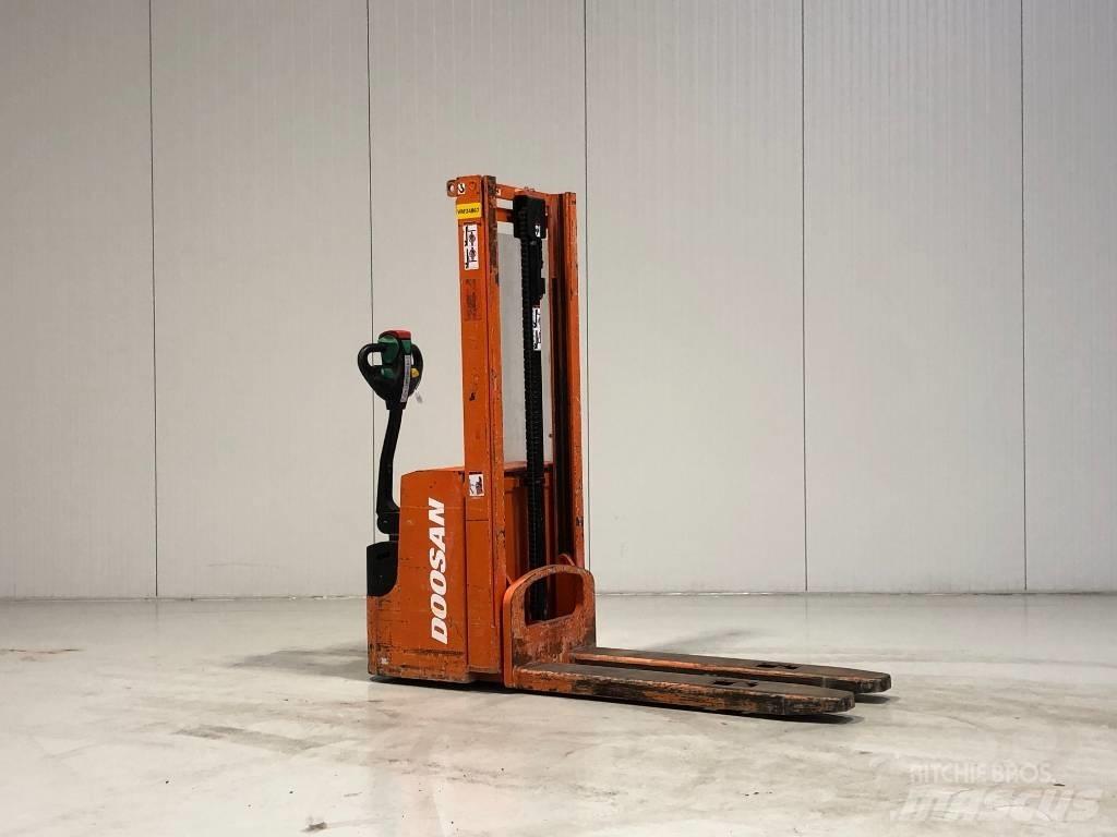 Doosan LEDS12.5C Ручний візок
