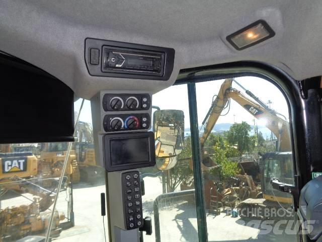 CAT 980M Фронтальні навантажувачі