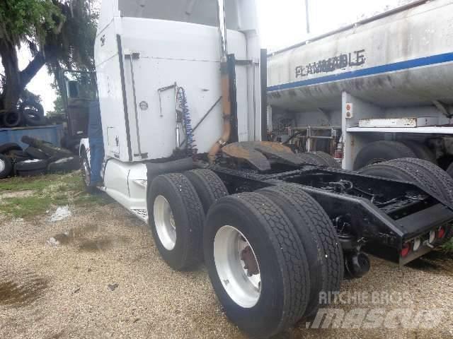 Kenworth T 660 Тягачі