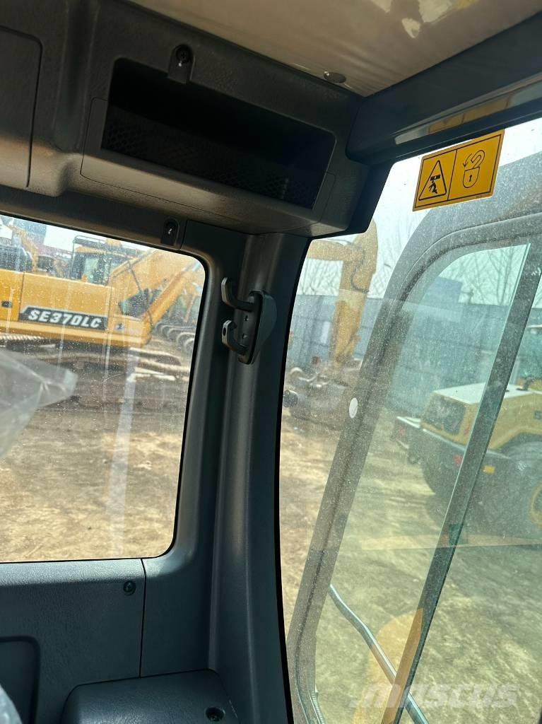 Hyundai 60 W Колісні екскаватори